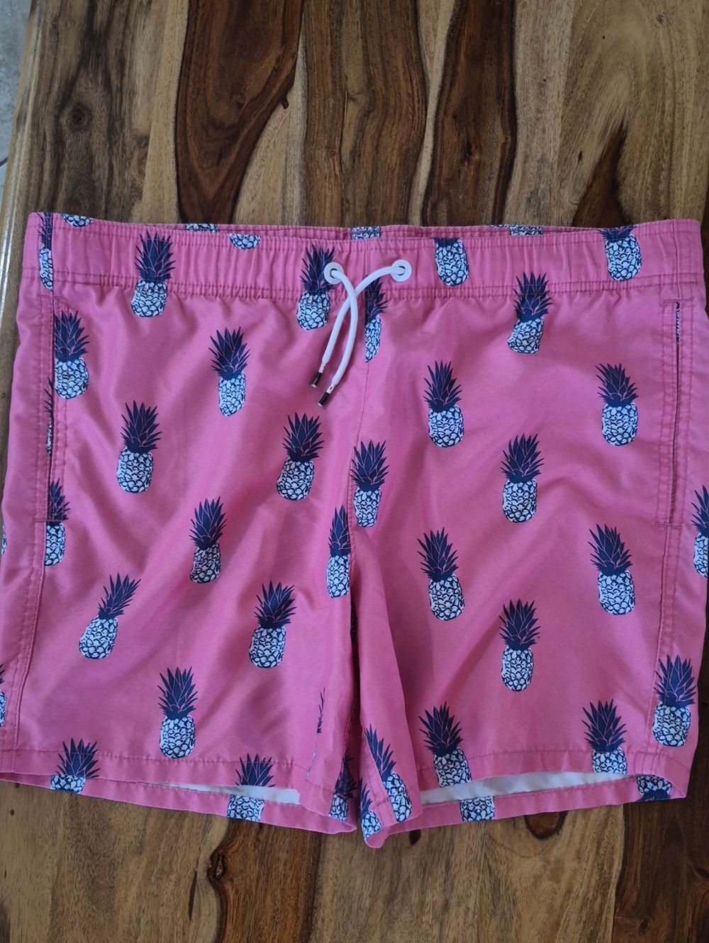 Hollister Pinapple Design Board Shorts Sz M
